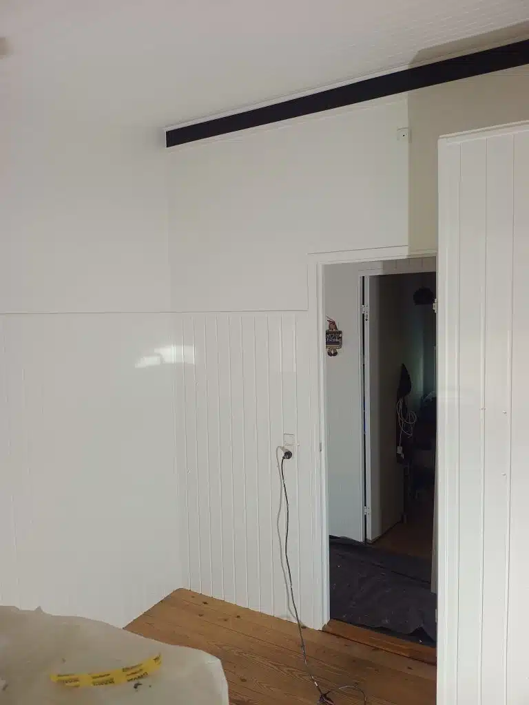 Maling af træværk indendørs